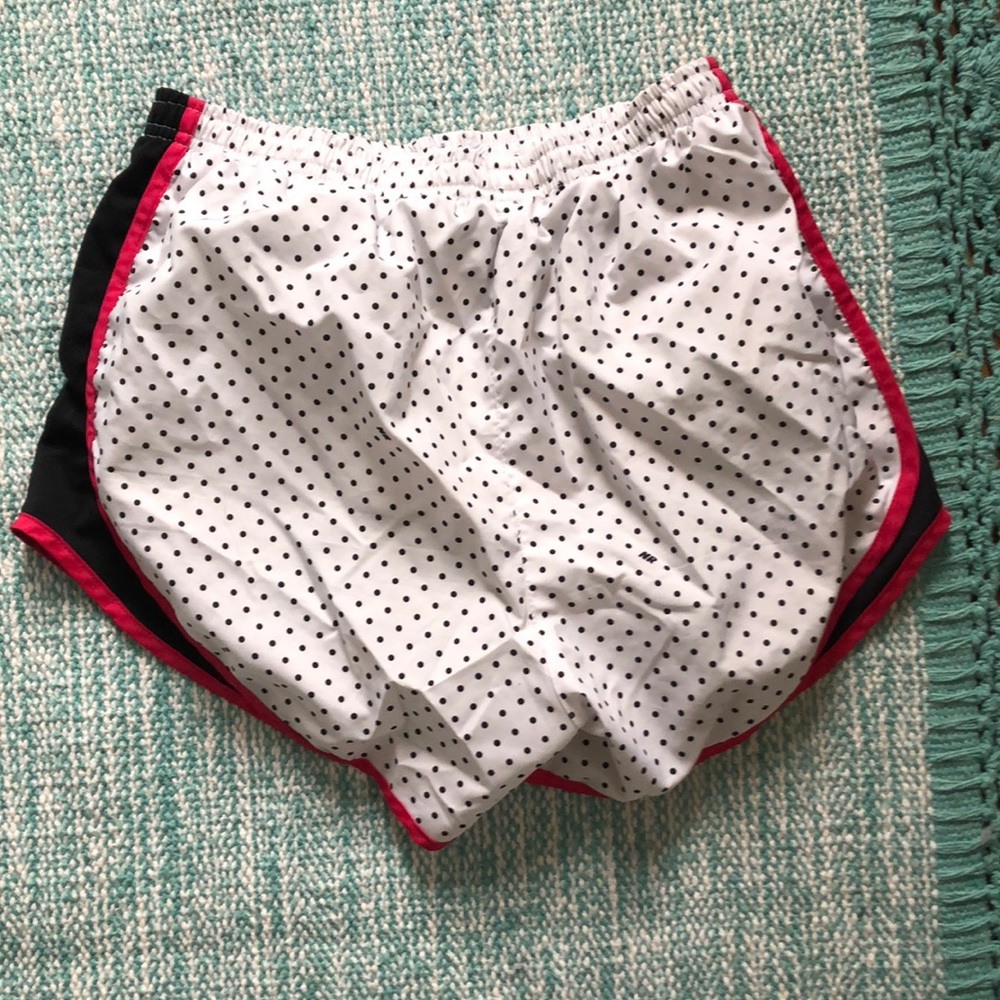 Nike running shorts - Picture 2 of 3